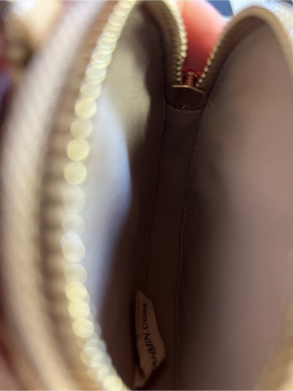Brahmin Metallic cream w gold Croc-Embossed Round Coin Purse Keychain - Picture 4 of 4